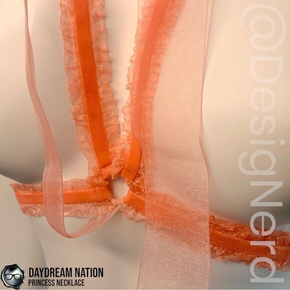 DAYDREAM NATION x DOLLS KILL PRINCESS NECKLACE HARNESS IN BLUSH PINK VELVET NWT - Picture 7 of 15